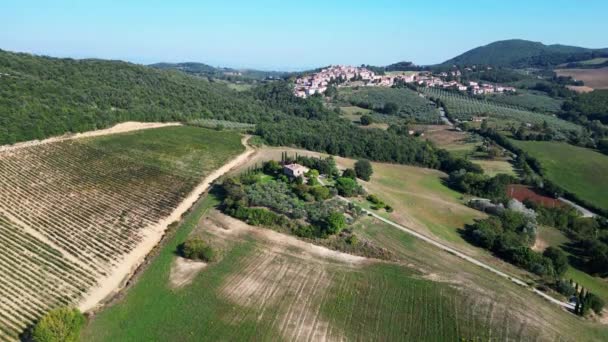 Dorpshuis Landschap Val Toscane Italië Dalende Drone Hoge Kwaliteit Beeldmateriaal — Stockvideo