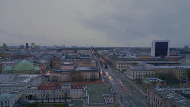 Berlin Trübt Den Weihnachtsmarkt Winterpalais Aufsteigende Drohne Filmmaterial — Stockvideo