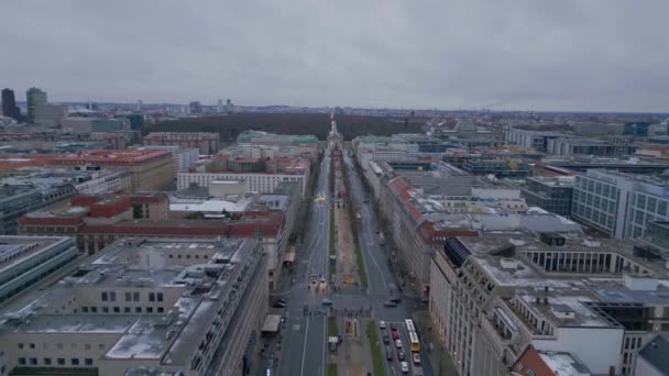 Berlin Winter Unter Den Linden Gate Fly Reverse Drone Cinematic — Stock video