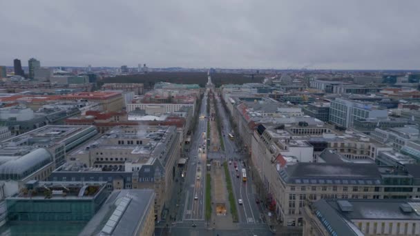 Berlin Winter Unter Den Linden Gate Fly Push Forward Drone — Stock Video