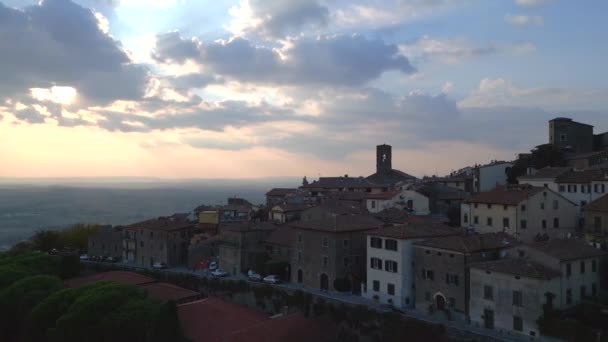 Casco Antiguo Italiano Medieval Colina Pueblo Toscana Panorama Órbita Drone — Vídeo de stock