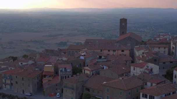 Cidade Velha Vila Medieval Italiana Colina Toscana Drone Descendente Filmagens — Vídeo de Stock