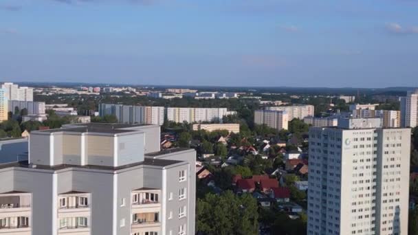 プレハブ住宅複合体 ベルリンマルツァーン ドイツ ヨーロッパ 2023 パノラマの概要ドローン — ストック動画