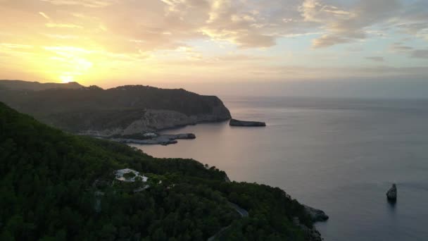 Mountain Sunset Kleurrijke Cloud Island Ibiza 2023 Dalende Drone Hoge — Stockvideo