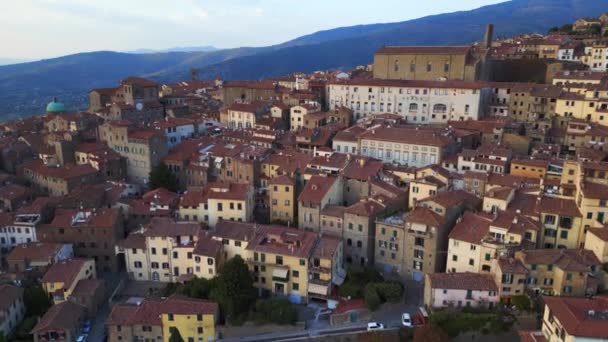 Casco Antiguo Italiano Medieval Colina Pueblo Toscana Volar Dron Inverso — Vídeo de stock