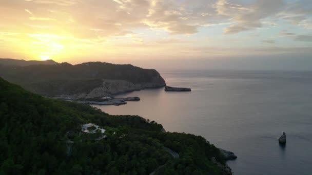 Berg Sonnenuntergang Bunte Wolkeninsel Ibiza 2023 Vogelperspektive Drohnenhochwertiges Filmmaterial — Stockvideo
