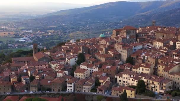 Casco Antiguo Italiano Medieval Colina Pueblo Toscana Sobrevuelo Sobrevuelo Drone — Vídeo de stock