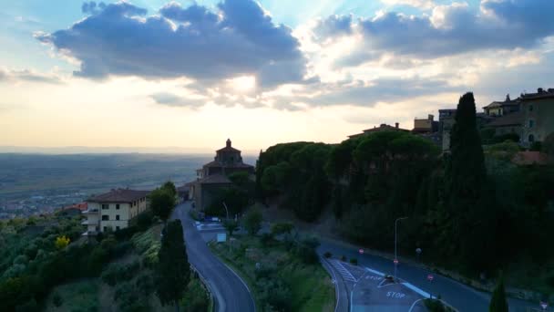 Cidade Velha Vila Medieval Italiana Colina Toscana Drone Ascendente Filmagens — Vídeo de Stock
