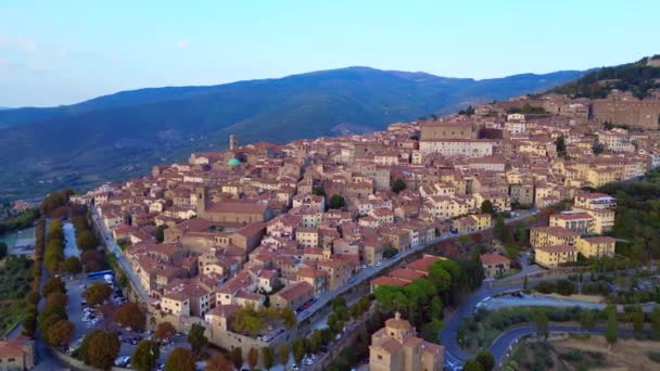 Casco Antiguo Italiano Medieval Colina Pueblo Toscana Panorama Órbita Drone — Vídeo de stock