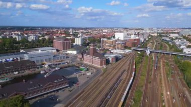Westhafen Berlin Endüstrisi şehir limanı. İHA. Geniş yörünge genel bakış İHA Yüksek kalite 4K görüntü