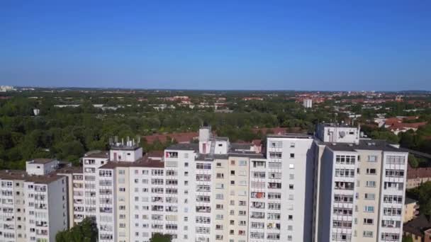 Előre Gyártott Lakóépületek Sonnenallee Berlin Ereszkedő Drón Kiváló Minőségű Felvételek — Stock videók