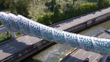 Modern Köprü Kuala Lumpur şehri gökdeleni. Hız rampası hiperlapse hareket hızı zaman aşımı. Yüksek kalite 4k görüntü