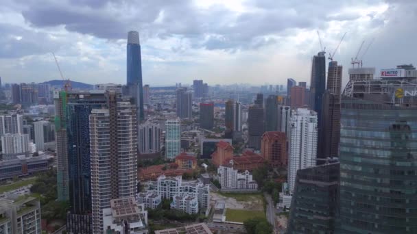 Menara Kembar City Petronas Skyscraper Day Rotasi Kanan Drone Rekaman — Stok Video