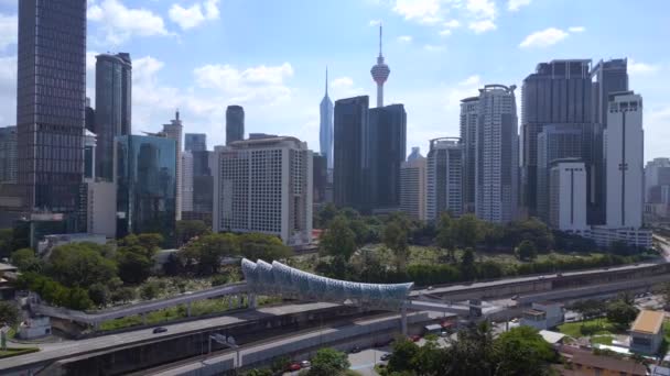 Modern Híd Kuala Lumpur Város Felhőkarcoló Kilátás Bolygó Körüli Pályára — Stock videók