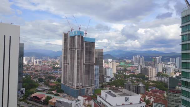 Distrito Financeiro Kuala Lumpur Skyscraper Voar Drone Reverso Imagens Alta — Vídeo de Stock