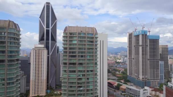Distrito Financeiro Kuala Lumpur Skyscraper Rotação Para Drone Esquerdo Imagens — Vídeo de Stock