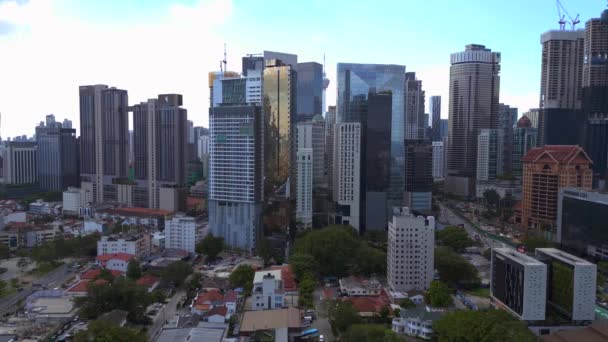 Centrum Kuala Lumpur Asiatiska Metropol Dolly Höger Drönare Högkvalitativ Film — Stockvideo