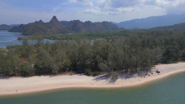 Isla Langkawi Tanjung Rhu Playa Arena Dron Descendente Imágenes Alta — Vídeo de stock