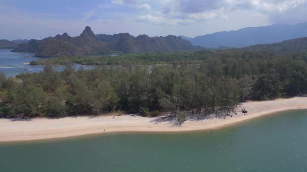Ilha Langkawi Tanjung Rhu Praia Areia Drone Sobrevoador Imagens Alta — Vídeo de Stock