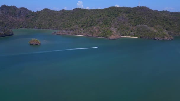 Wyspa Langkawi Tanjung Rhu Piasek Plaża Obrót Prawego Drona Wysokiej — Wideo stockowe