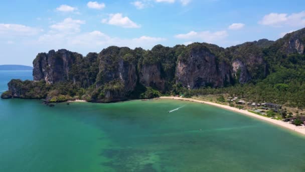 Famoso Tailandês Penhasco Rochoso Railay Beach Krabi Drone Descendente Imagens — Vídeo de Stock