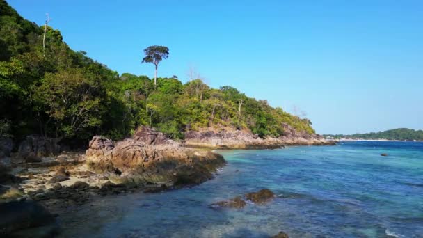 Skały Samotny Piaszczysta Plaża Wyspa Tajlandii Dolly Zostawiła Drona Wysokiej — Wideo stockowe