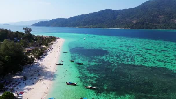 Tyrkysově Modrý Moře Thai Pláž Skalnatý Ostrov Rychlost Rampa Hyperlapse — Stock video