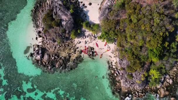 Turquoise Blue Sea Thai Beach Rocky Island Vertical Birds Eye — Stock Video