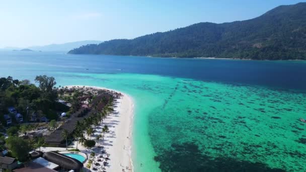 Turquesa Azul Mar Tailandés Playa Isla Rocosa Panorama Visión General — Vídeo de stock