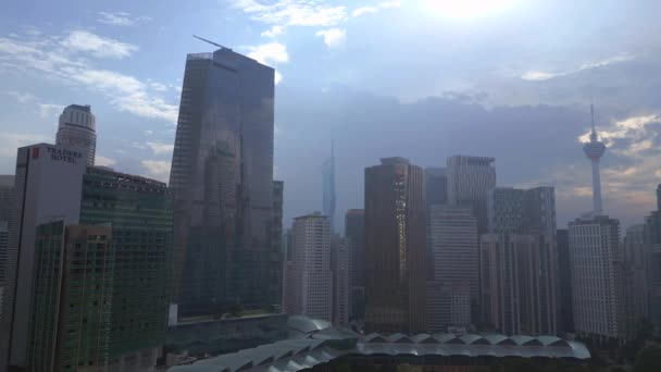 Rascacielos Moderna Ciudad Kuala Lumpur Malaysia Tirar Dron Imágenes Alta — Vídeos de Stock