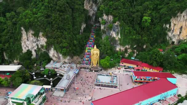 Stairs Batu Cave Giant Golden Buddha Statue Speed Ramp Hyperlapse — Stock Video