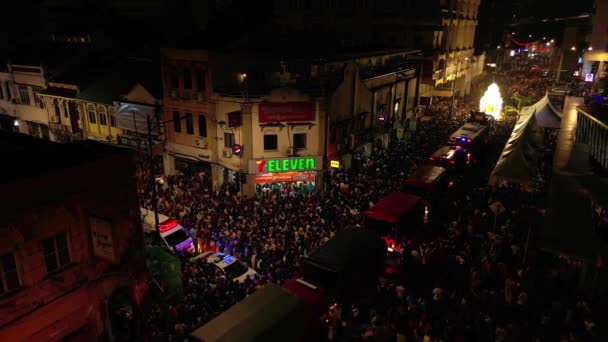 Thaipusam Strade Festival Sera Città Drone Orbita Panoramica Filmati Alta — Video Stock