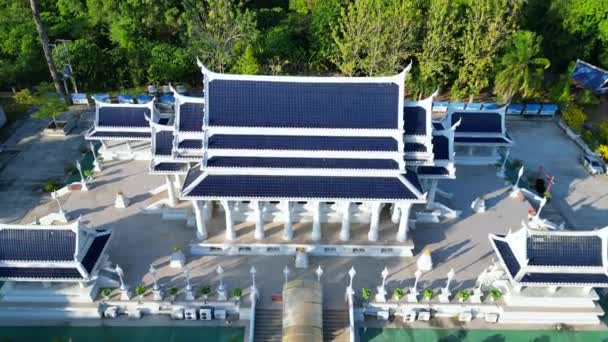 Drone Top Acima Vista Filmada Sobre Templo Tailandês Sereno Com — Vídeo de Stock