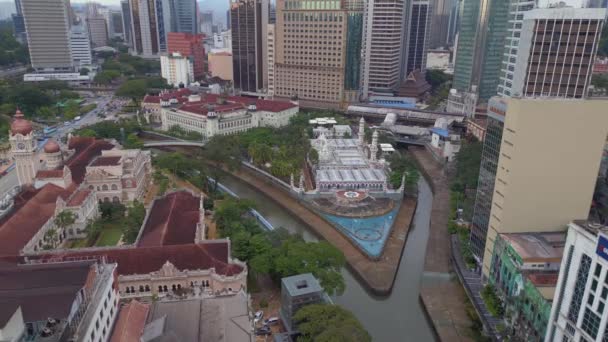 Luftaufnahme Des Flusses Des Lebens Stadtbild Mit Historischen Sehenswürdigkeiten Geschwindigkeit — Stockvideo