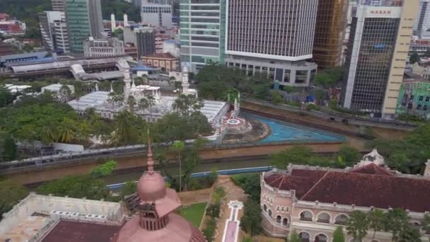 Geniş Yörünge Görüntüsü Insansız Hava Aracıyla Yaşam Nehri Şehir Manzarasına — Stok video