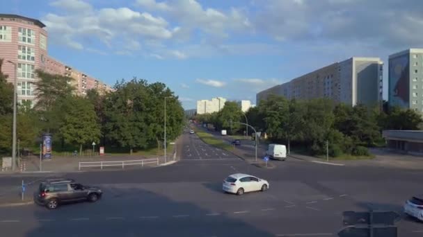 Berlínská Městská Krajina Bytovými Domy Speed Ramp Hyperlapse Motionlapse Timelapse — Stock video