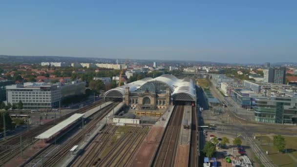 Дрезден Залізнична Станція Міському Ландшафті Муха Штовхає Вперед Безпілотник Дрон — стокове відео