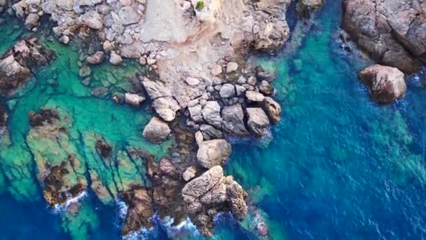 Inclinare Verso Alto Drone Tranquilla Costa Mediterranea Tramonto Con Una — Video Stock