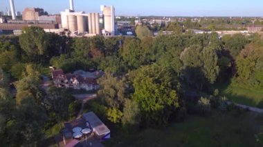Berlin lunaparkı terk etti. İHA iniyor. Yüksek kalite 4k görüntü