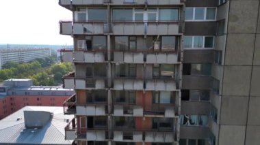 Halle neustadt 'ın hava manzarası, Halle Saale' in bir bölgesi, Saksonya Anhalt, Almanya, plattenbau binalarıyla tanınır. hız rampası hiper hareket zaman aşımı 