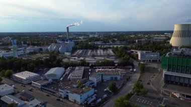 Berlin 'deki kanalizasyon arıtma tesisinde dairesel netleştiriciler, anaerobik sindirim cihazları ve diğer atık su işleme altyapısı bulunuyor. hız rampası hiper hareket zaman aşımı 