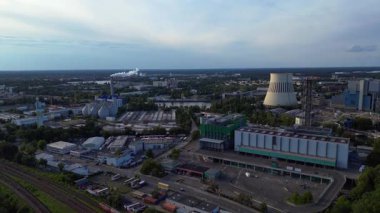 Berlin 'deki kanalizasyon arıtma tesisinde dairesel netleştiriciler, anaerobik sindirim cihazları ve diğer atık su işleme altyapısı bulunuyor. hız rampası hiper hareket zaman aşımı 