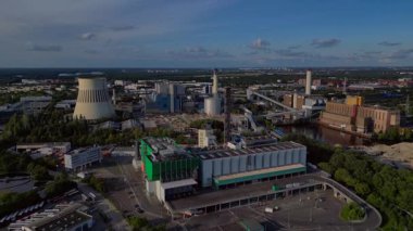 Atık yakma tesisi, yeni enerji kaynaklarına atık, atmosferi kirletmek ve iklim değişikliğine katkıda bulunmak. uçuş üstü insansız hava aracı 