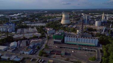 Atık yakma tesisi, yeni enerji kaynaklarına atık, atmosferi kirletmek ve iklim değişikliğine katkıda bulunmak. İticileri ileri çalıştır 