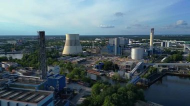 Atık yakma tesisi, yeni enerji kaynaklarına atık, atmosferi kirletmek ve iklim değişikliğine katkıda bulunmak. Ters İHA uçuşu 