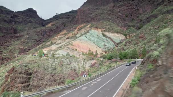 Görüntüler Renkli Kaya Katmanlarını Gösteriyor Los Azulejos Veneguera Mogan Gran — Stok video