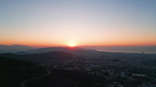 Drone Widok Wschód Słońca Miasta Barcelona Panorama Pięknym Świetle Słonecznym — Wideo stockowe