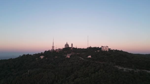 Drone Utsikt Över Sunrise Tibidabo Kloster Barcelona Stad Skyline Med — Stockvideo