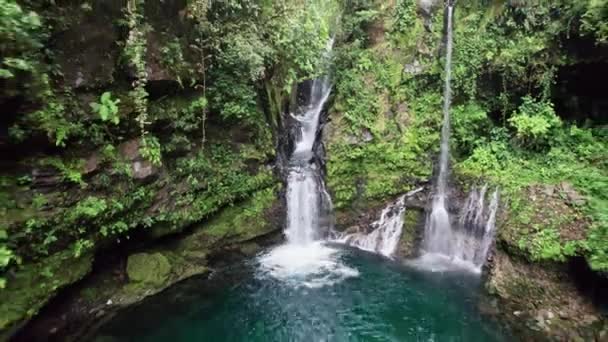Drónra Néző Csodálatos Vízesés Dzsungel Közepén San Blass Panama — Stock videók