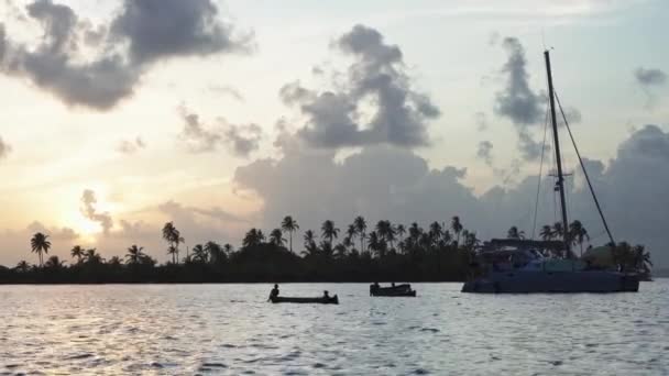 Západ Slunce Ostrově Ráj Loděmi Kotvícími Moři Ostrově San Blas — Stock video